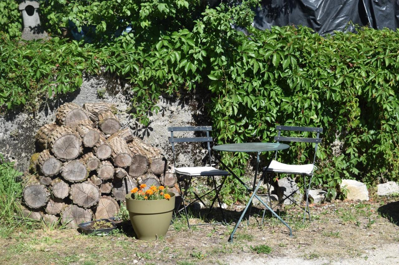Spacious Apartment In Old Farm Close To Lac De Vouglans La Tour-du-Meix Экстерьер фото